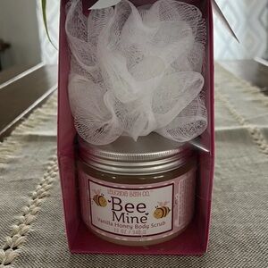 Bee Mine Vanilla Honey Body Scrub Set 12 Oz New